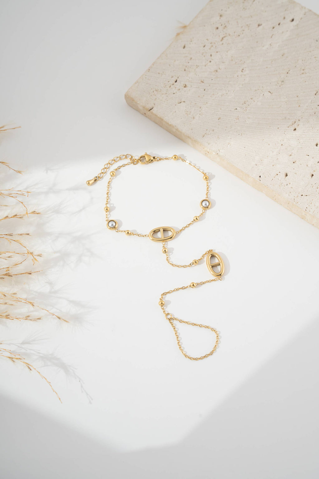 Bracelet de main doré