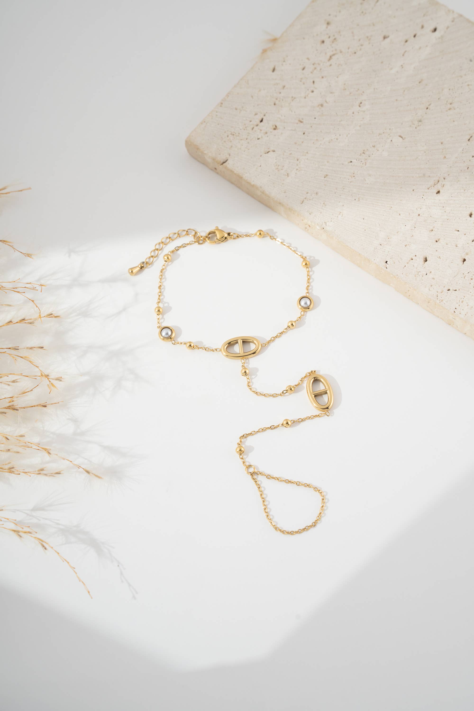 Bracelet de main doré