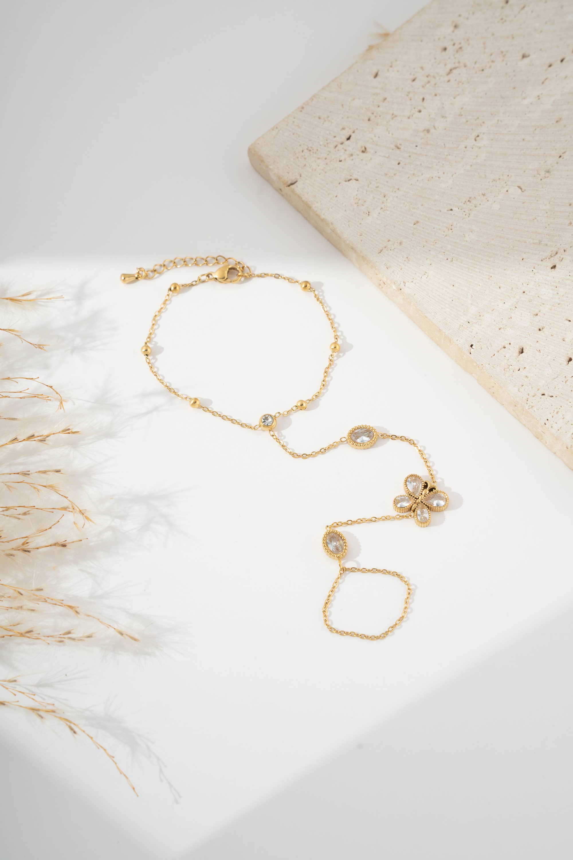Bracelet de main papillon doré